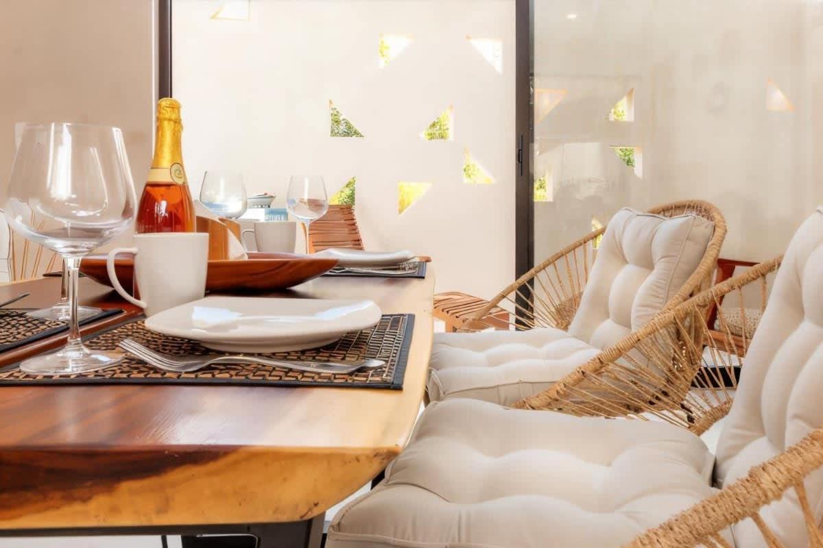 Private Yard & Cool Tub Wifi 1 Bed 3 Guest Appartement *